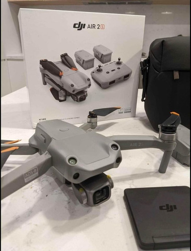 Imagen 2 de 3 de Nuevo Original Dji Mavic 2s Flymore Combo