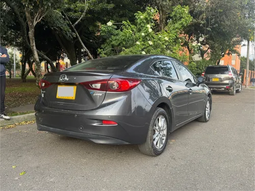 Mazda 3 2.0 Touring