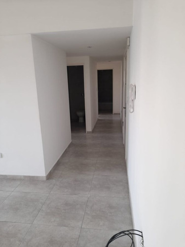 Imagen 5 de 13 de Hermoso Departamento 3 Ambientes En El Centro De Banfield