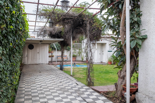 Linda Ley Pereira 3 Pisos. Jardín (casa Ortúzar)