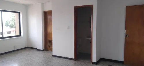 Oficina Con Excelente Ubicación En El Centro Cod. 55763