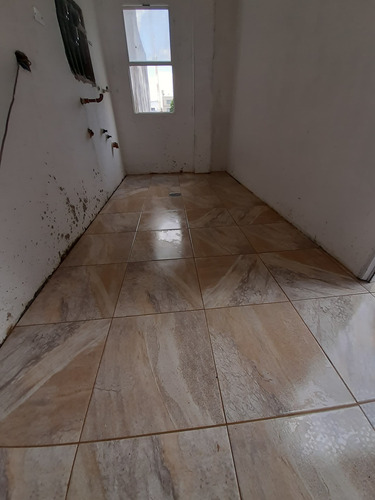 Colocador Porcelanatos-ceramicas Bordó