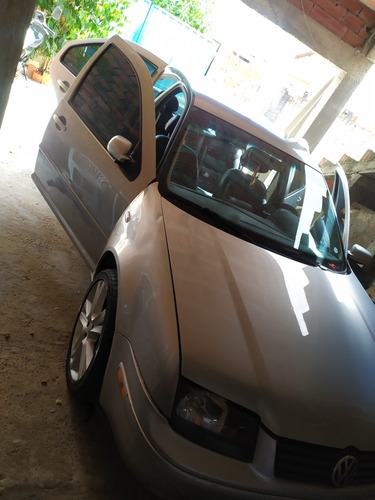 Volkswagen Bora 2001 2.0 Comfortline Aut. 4p