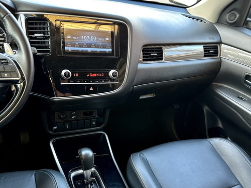 Mitsubishi Outlander 3.0 MIVEC V6 GASOLINA HPE-S AWD AUTOMÁTICO