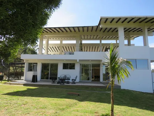 Casalote En Venta En Alto Del Escobero. Cod V14836