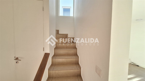 Casa En Venta De 4 Dorm. En Puente Alto, Ymg