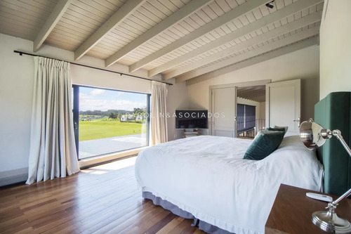 Hermosa Casa En Venta En Pueblo Mio, Manantiales.