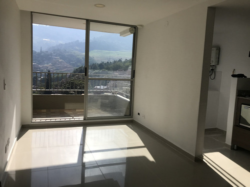 Apartamento En Arriendo Ubicado En Bello Sector La Camila (23024).