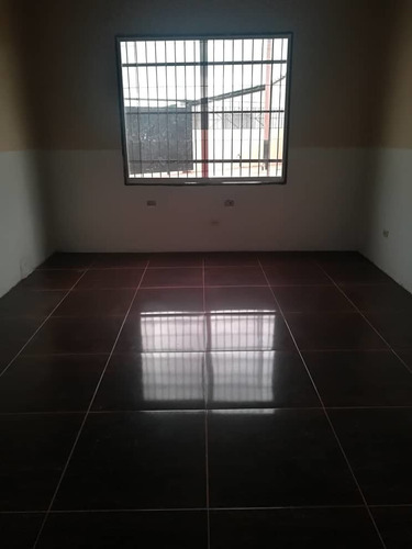 Inmobipiña Vende Galpon En Zona Industrial Los Pinos, Puerto Ordaz, Estado Bolivar, Lp