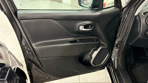 Jeep Renegade RENEGADE LONG. T270 1.3 TB 4X2 FLEX AUT.