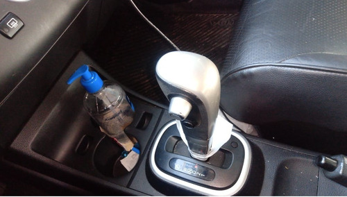 Imagem 7 de 8 de Nissan Tiida Sl 1.8 Automatico Flex