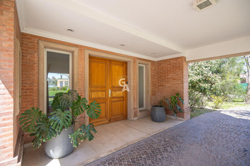 Casa En Venta En Mayling C.c Al Golf
