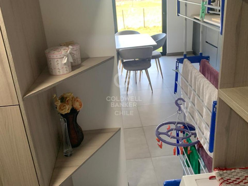 Casa Moderna Con Amplio Terreno Y Bajada Al Rio.