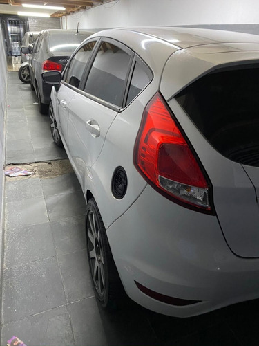 Ford Fiesta 1.5 Hatch S (financiado R$ 22.000,00)