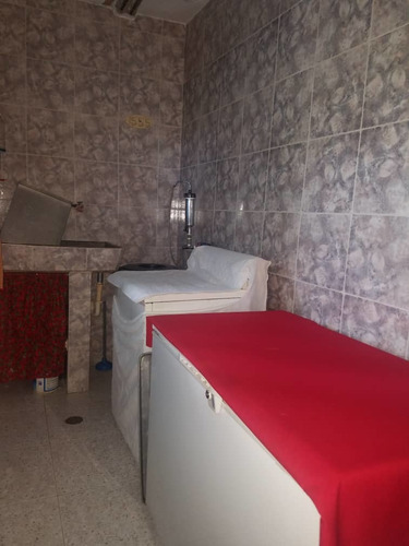 Imagen 5 de 12 de Casa De 2 Niveles- Los Robles