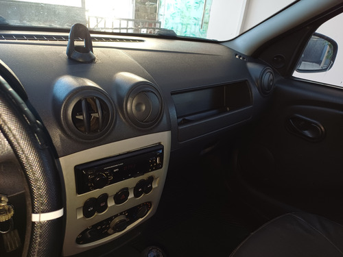 Renault Logan 1.6 Expression Hi-torque 4p