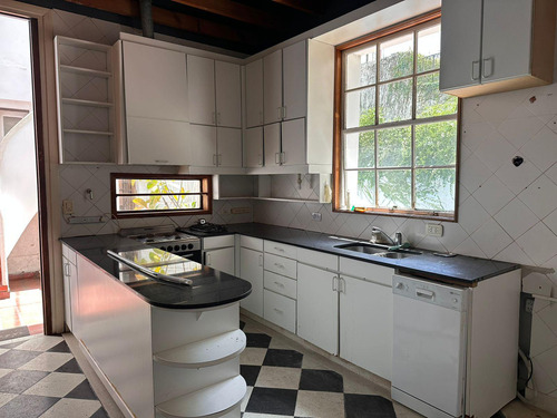 Olleros 2100 - Casa En Venta Con Jardín Y Pileta - A Reciclar