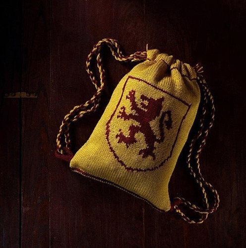 Imagen 5 de 7 de Harry Potter Kit Haz Tu Mochila Gryffindor