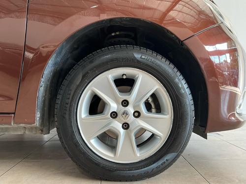 Renault Logan 1.6 Privilege Plus 105cv