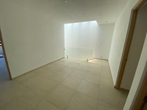 Casas En Venta En Grand Juriquilla, 3 Recamaras, Jardín, Family Room, Lujo!