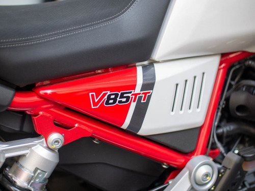 Imagen 16 de 25 de Moto Guzzi V85tt - Usado Con Accesorios