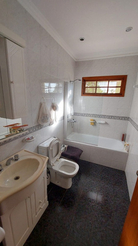 Casa Tipo Chalet, 3 Hab., Impecable Estado, Zona Privilegiad
