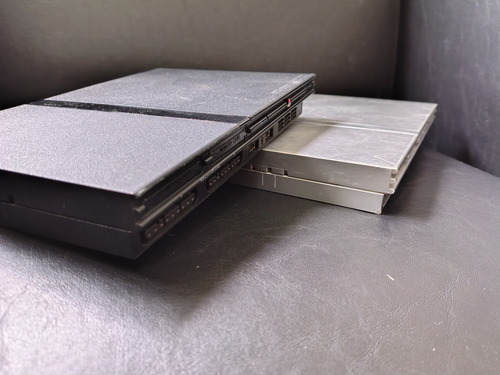 2 Playstation 2 Slim (no Enciende, Para Reparar) Negro (Usado)