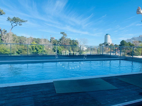 Imagen 20 de 24 de Emerald Apartamento En Venta - 3 Dormitorios + Den- Piscina - Mansa Penthouse Punta Del Este