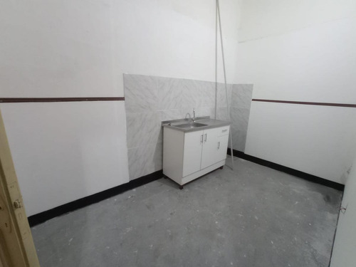 Imagen 7 de 9 de Oficinas -apto Al Frente De 4 Ambientes, 2 Baños Y Cocina