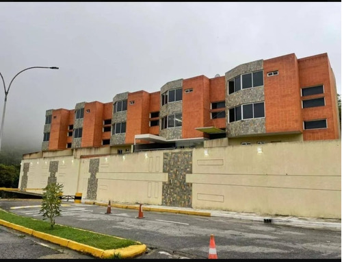 Venta Townhouses Con Financiamiento En Obra Gris Urb. La Roca