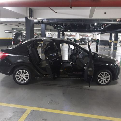 Renault Logan 1.6 Expression Hi-power 4p