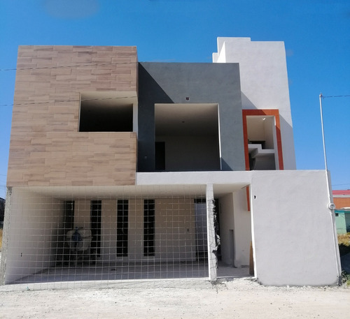 Casa 3 Recámaras 2 Y Medio Baños Toluca