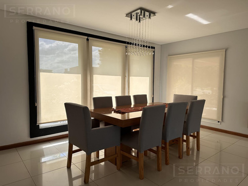 Casa En Alquiler Con Jardín Y Pileta Y En Haras Santa María, Loma Verde