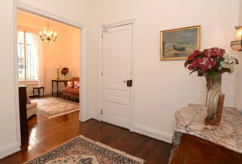 Excelente Piso Amoblado Con Dos Habitaciones. Recoleta