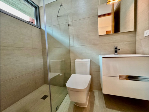 Se Alquila Apto 206m2 3h+s/5b/3p Lomas De Las Mercedes