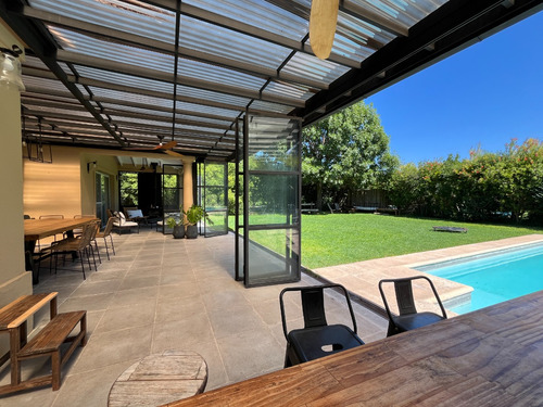 Casa En Venta Barrio Cerrado Saint Matthew´s Pilar.
