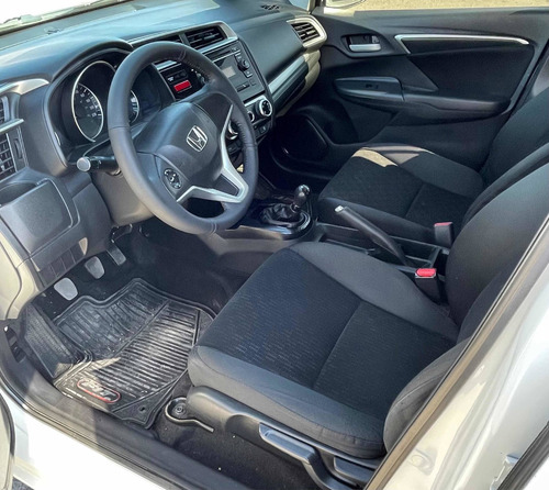 Imagen 9 de 14 de Honda Fit 2017 1.5 Fun Mt Marchas