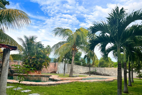 Terreno De 2,204 M² En Chiconcuac, Xochitepec, Morelos | Con Alberca Y Explanada Para Eventos