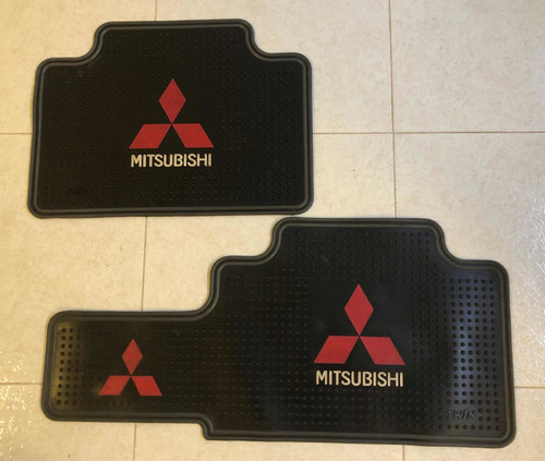 2 Tapetes Traseros De Caucho - Mitsubishi - Usados