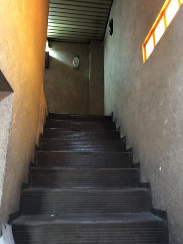 Imagen 20 de 30 de Av. Carabobo 525 630m2 / Patio, Vestuarios, Baños, Oficinas, Apto Todo Rubro!