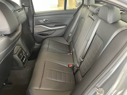 BMW Serie 3 3.0 330i Sedan Sport Line 252cv