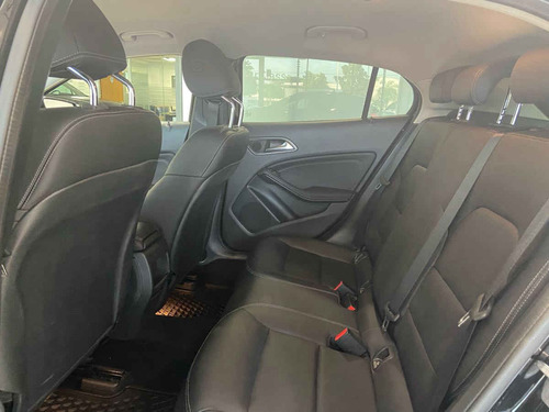 Imagen 13 de 14 de Mercedes-benz Clase Gla 2019 5p Gla 200 L4/1.6 Aut.