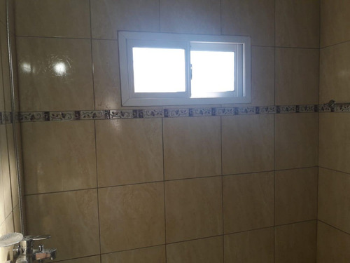 Casa En Venta - 2 Dormitorios 3 Baños - Cochera - 230mts2 - La Plata