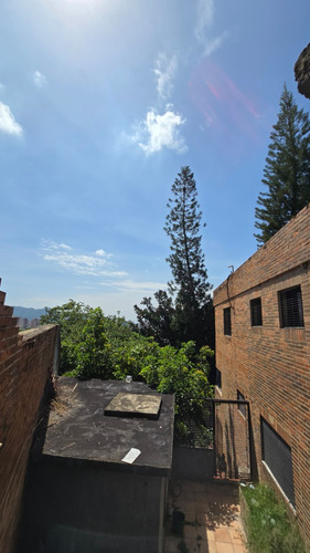 Casa En Venta En Conjunto Cerrado En El Parral (550ms)