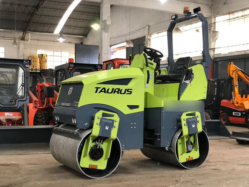 Imagen 4 de 6 de Compactadora Taurus - St 300 Motor Yanmar