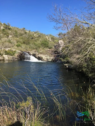 Lindo Campo Para Fraccionar, Sobre Ruta Y A Poco Mas De 1 Hora De Punta