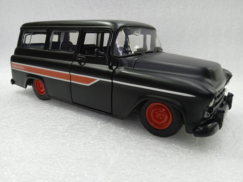Imagen 2 de 8 de Chevrolet Suburban 1957 Escala 1:24 Jada Die Cast. 21cms.