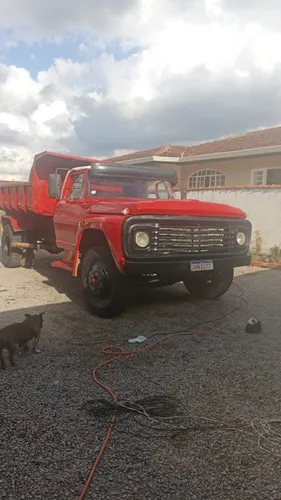 Caminhão Caçamba/ Toco