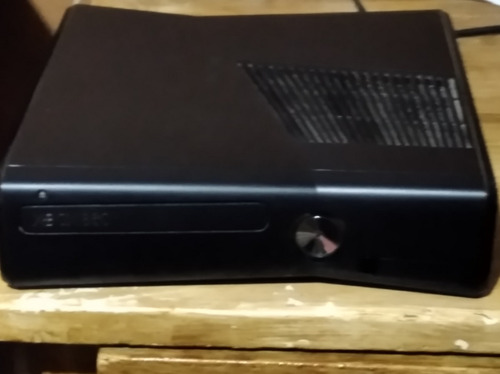 Xbox 360 Con 2 Jostick Y Más De 30 Juegos (digitales)