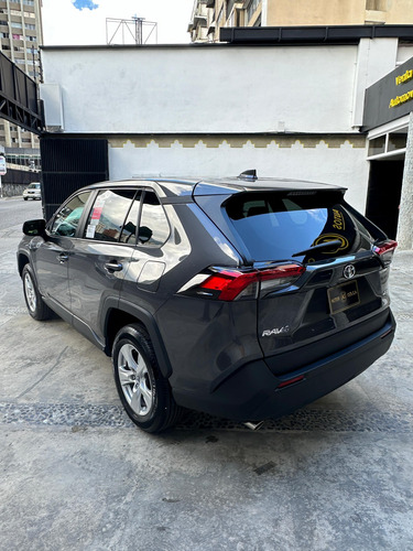 Toyota Rav4 Gris 2024